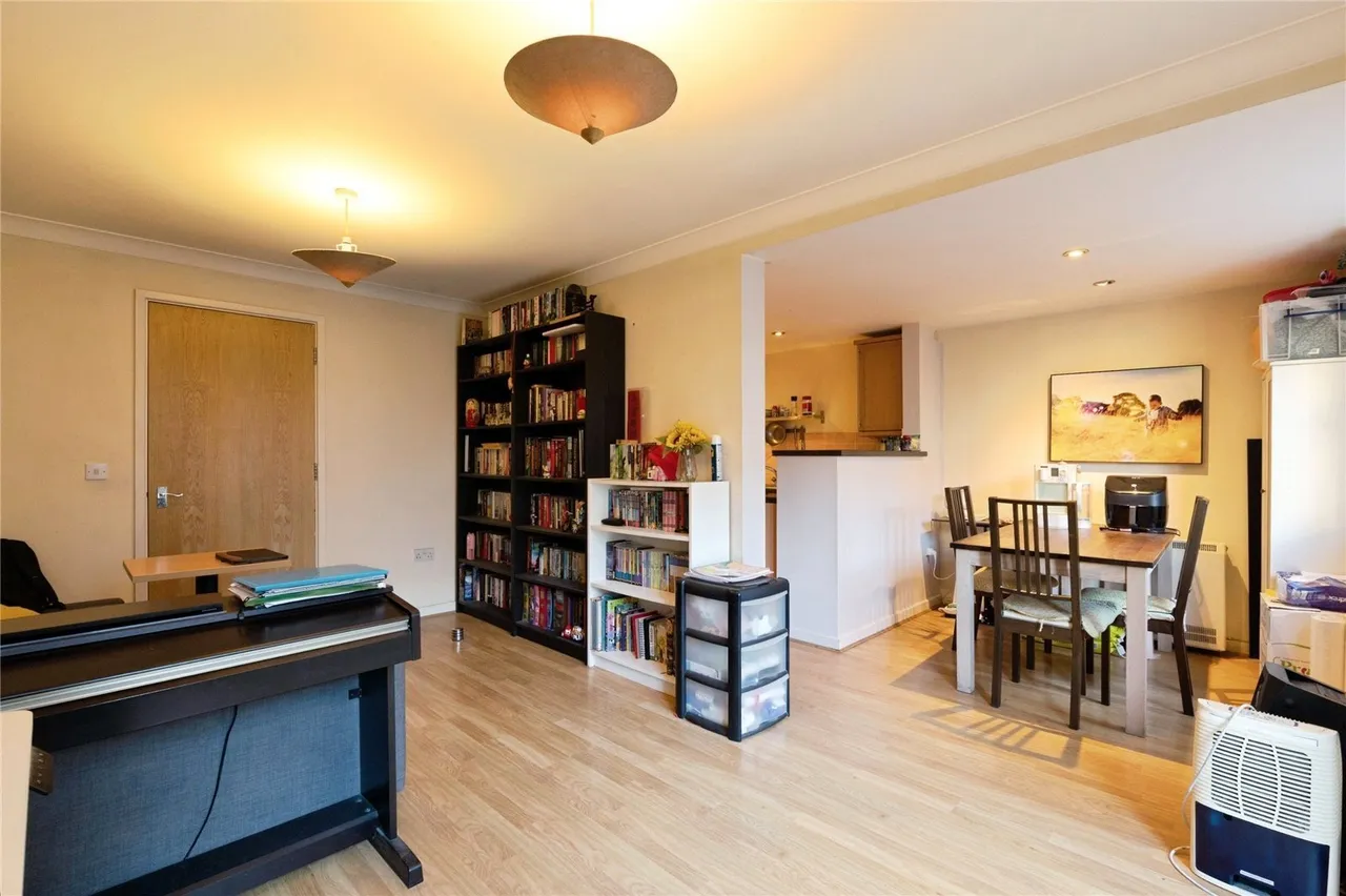 Southwell Close, Chafford Hundred, Grays, Essex, RM16, photo 7