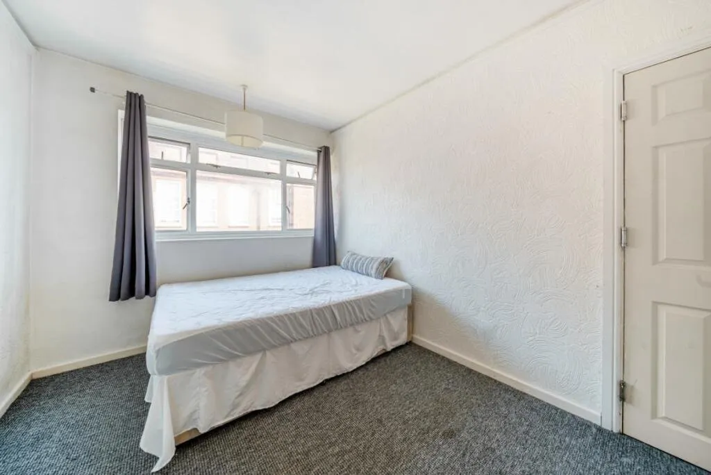 Churchill Gardens, London, SW1V, photo 9