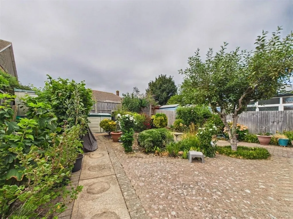 Edith Avenue North, Peacehaven, BN10, photo 12