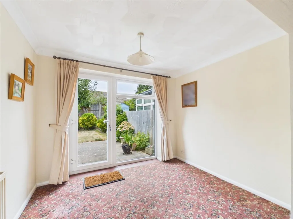 Edith Avenue North, Peacehaven, BN10, photo 9