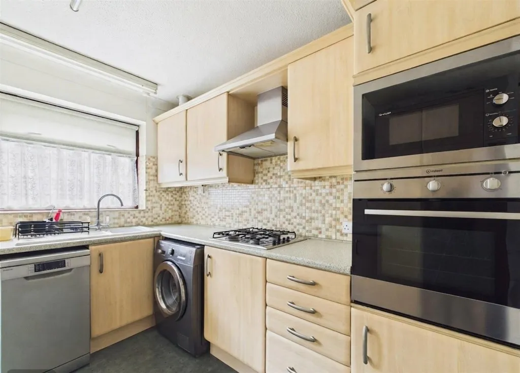 Edith Avenue North, Peacehaven, BN10, photo 5