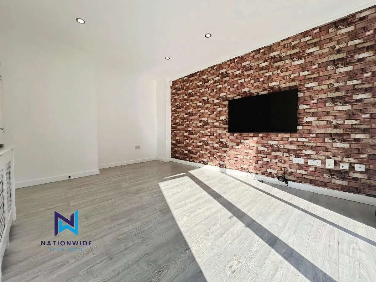 Birchlands Drive, Sheffield, South Yorkshire, S4 8BX, photo 5