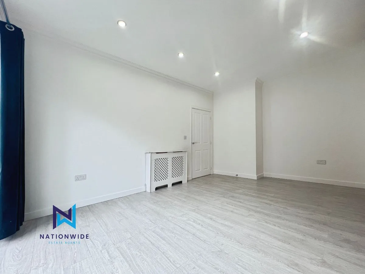 Birchlands Drive, Sheffield, South Yorkshire, S4 8BX, photo 8
