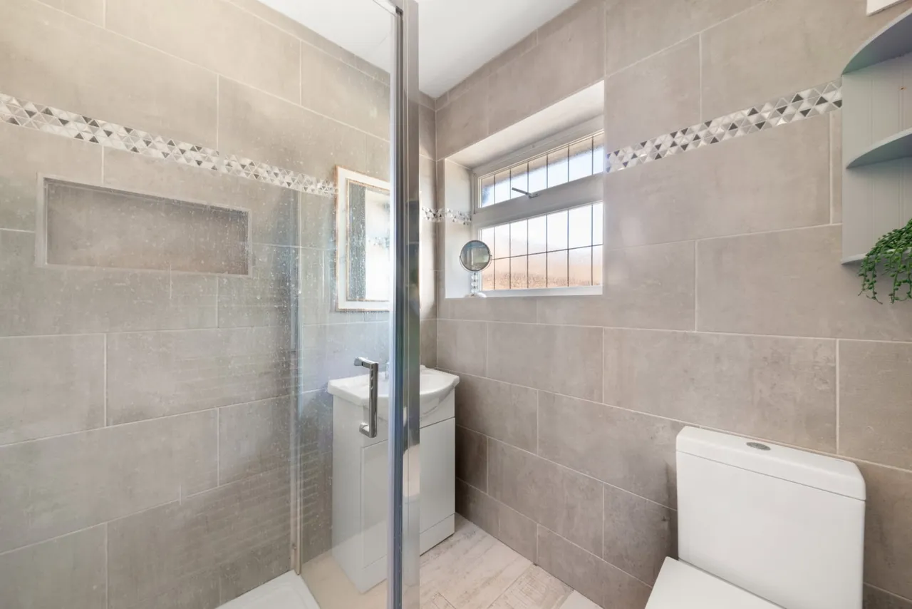 Sunbury Road, Feltham, TW13 4PH, photo 9