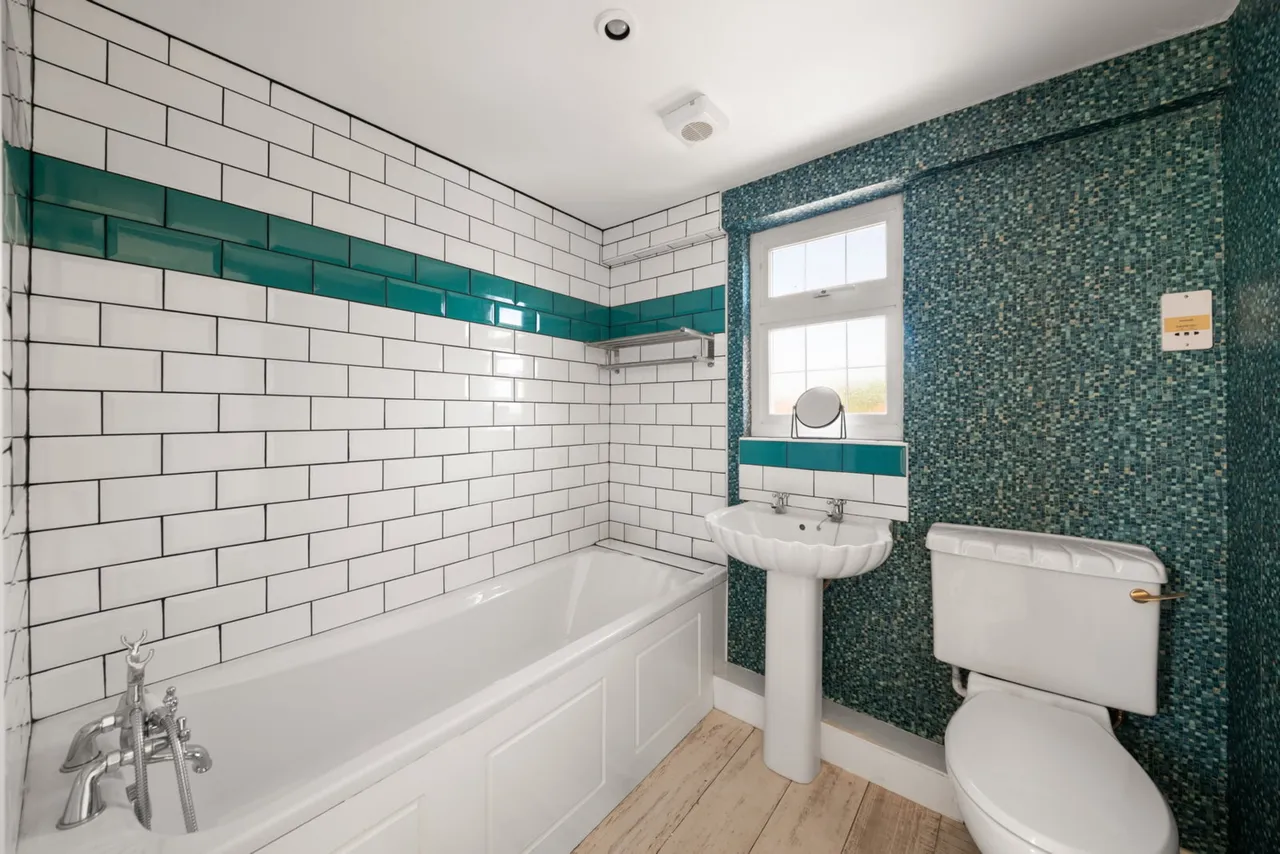 Sunbury Road, Feltham, TW13 4PH, photo 12