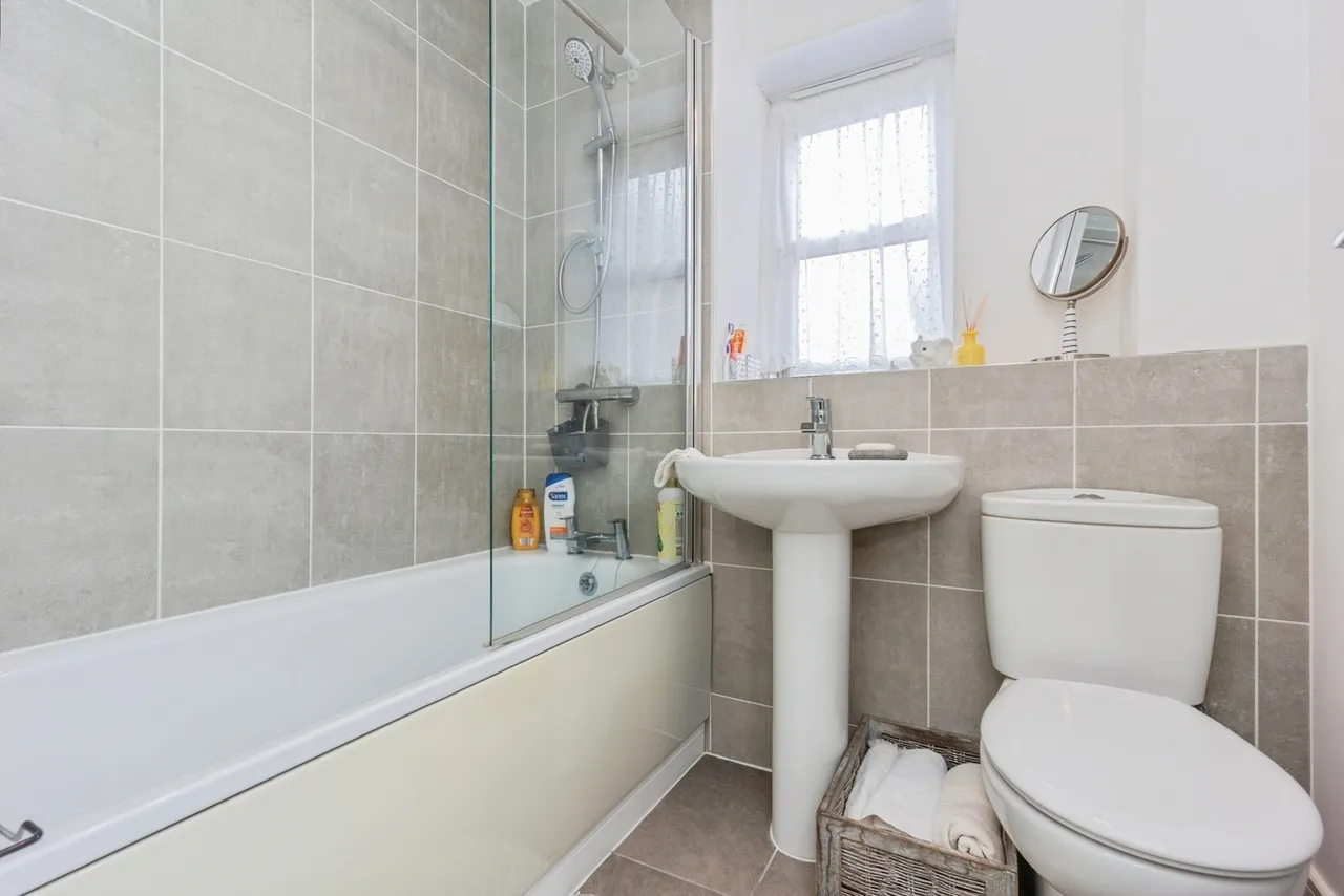 Hawthorn Avenue, Hazel Grove, Stockport, Greater Manchester, SK7, photo 15