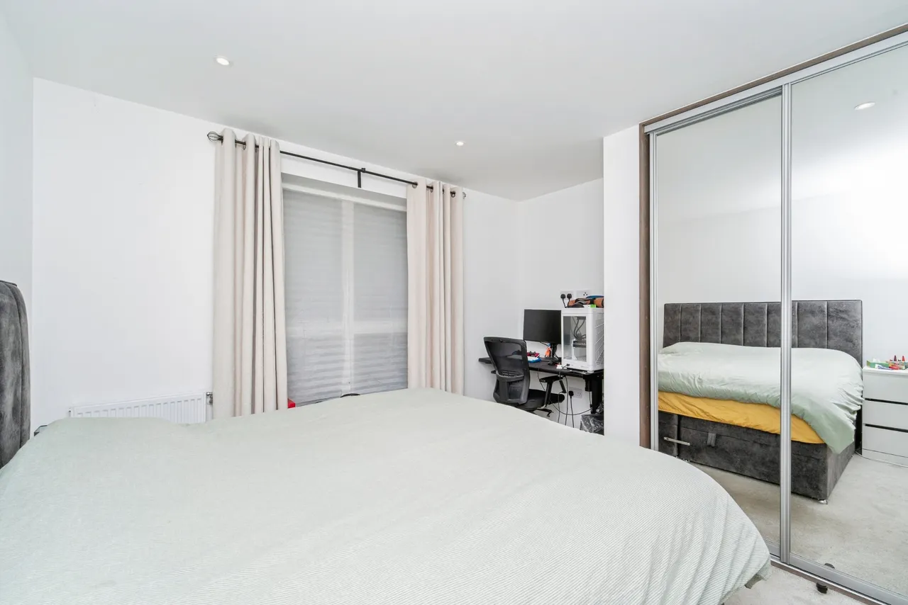 Greenleaf Walk, Southall, UB1, photo 10