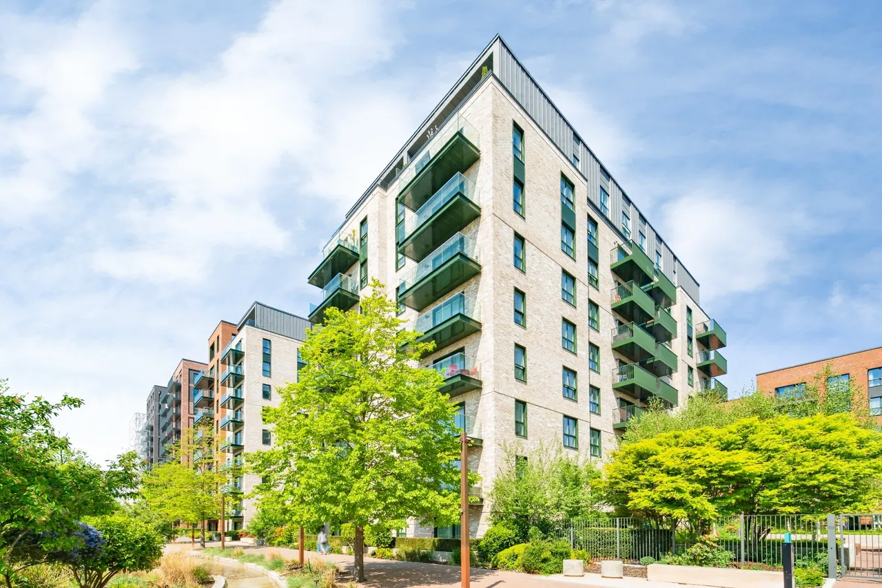 Greenleaf Walk, Southall, UB1, photo 16