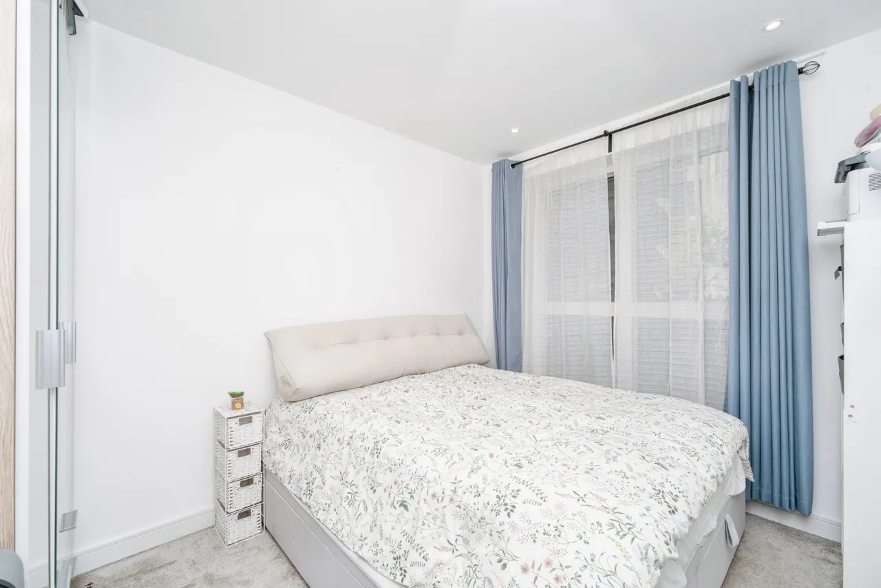 Greenleaf Walk, Southall, UB1, photo 13