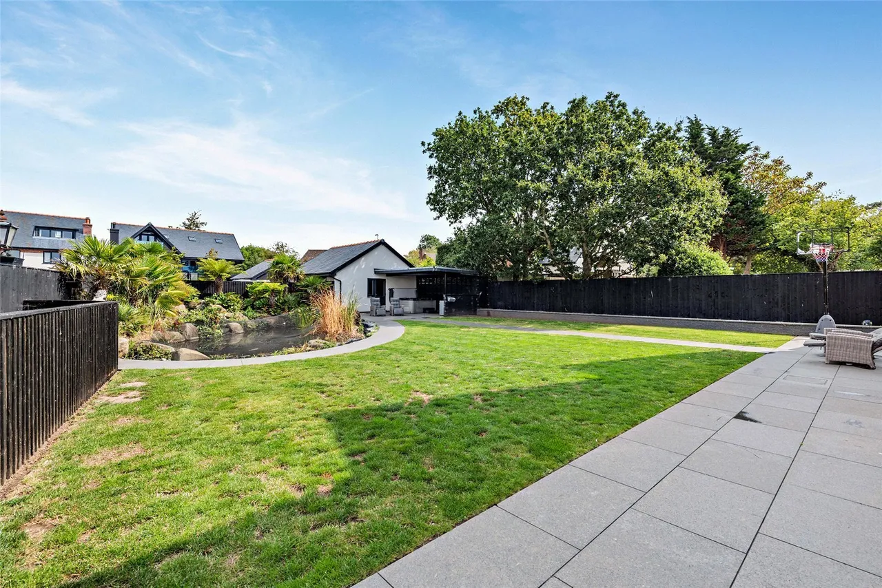 The Parade, Parkgate, CH64, photo 41