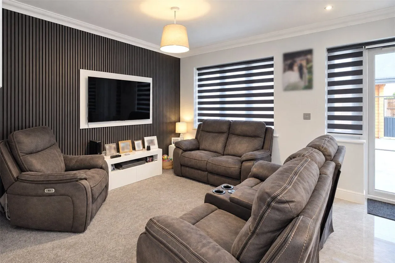 St. Josephs Close, Canvey Island, SS8, photo 16