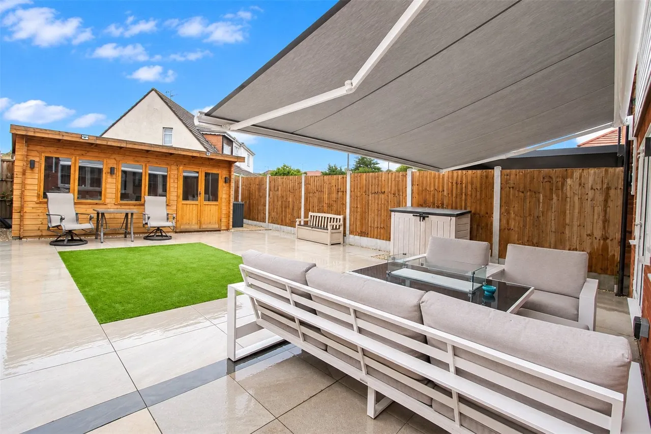 St. Josephs Close, Canvey Island, SS8, photo 14