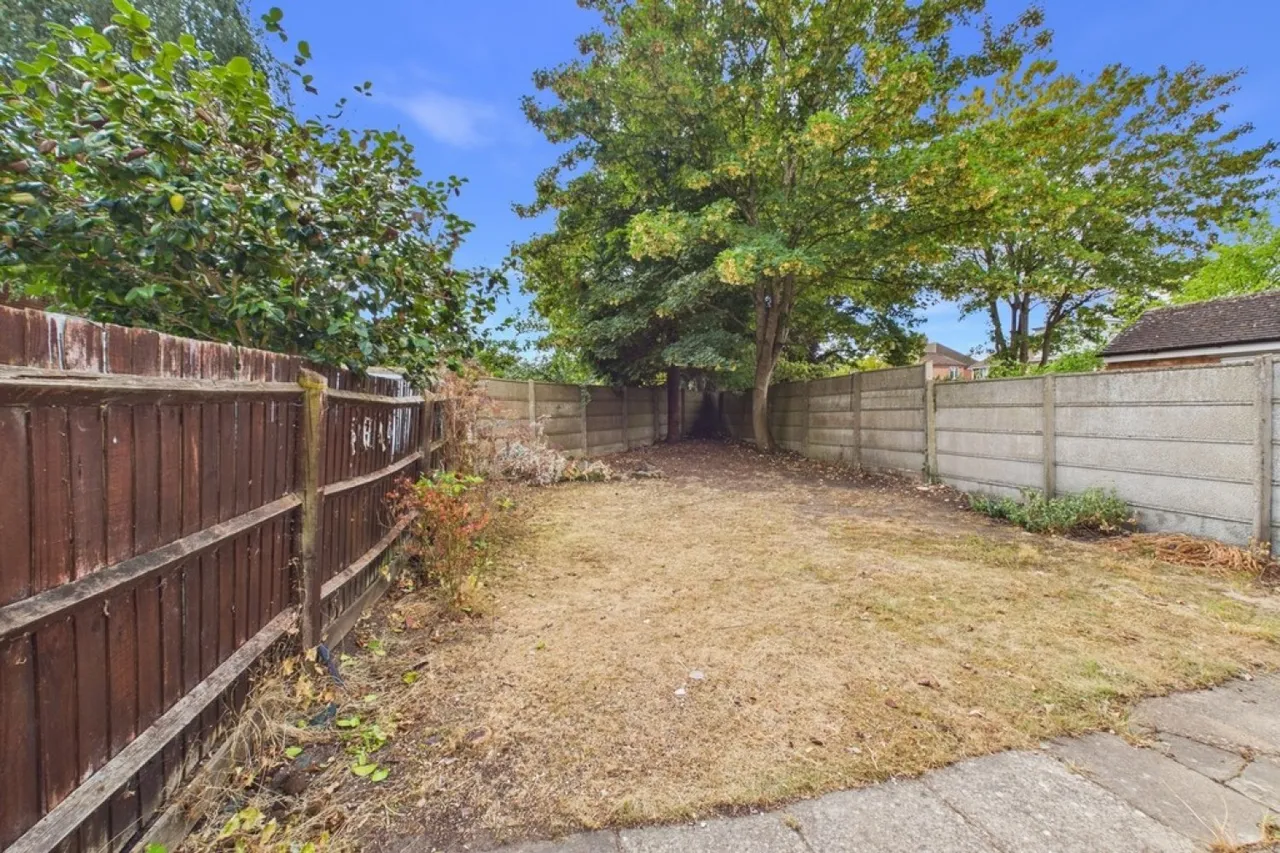 Landor Road, Whitnash, Leamington Spa, photo 11