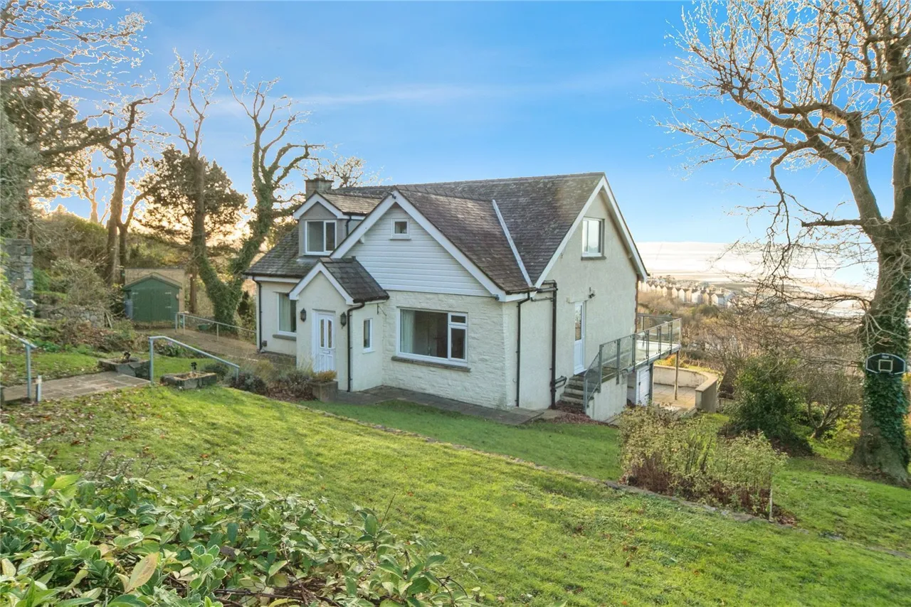 4 bed house for sale, Penmaen Park, Llanfairfechan, LL33