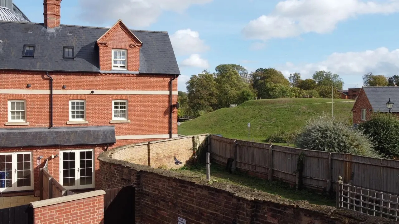 Moat Lane, Towcester, NN12, photo 24