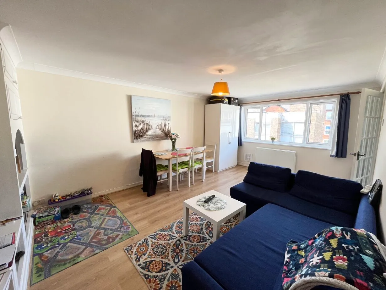 Victoria Road, Aldershot, GU11, photo 2