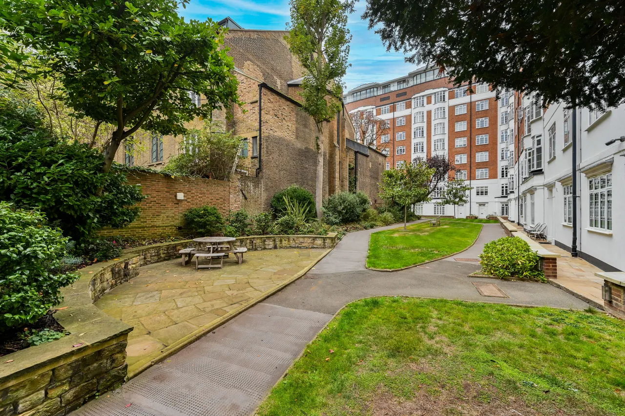 57 Grove End Gardens, Grove End Road, London, photo 11
