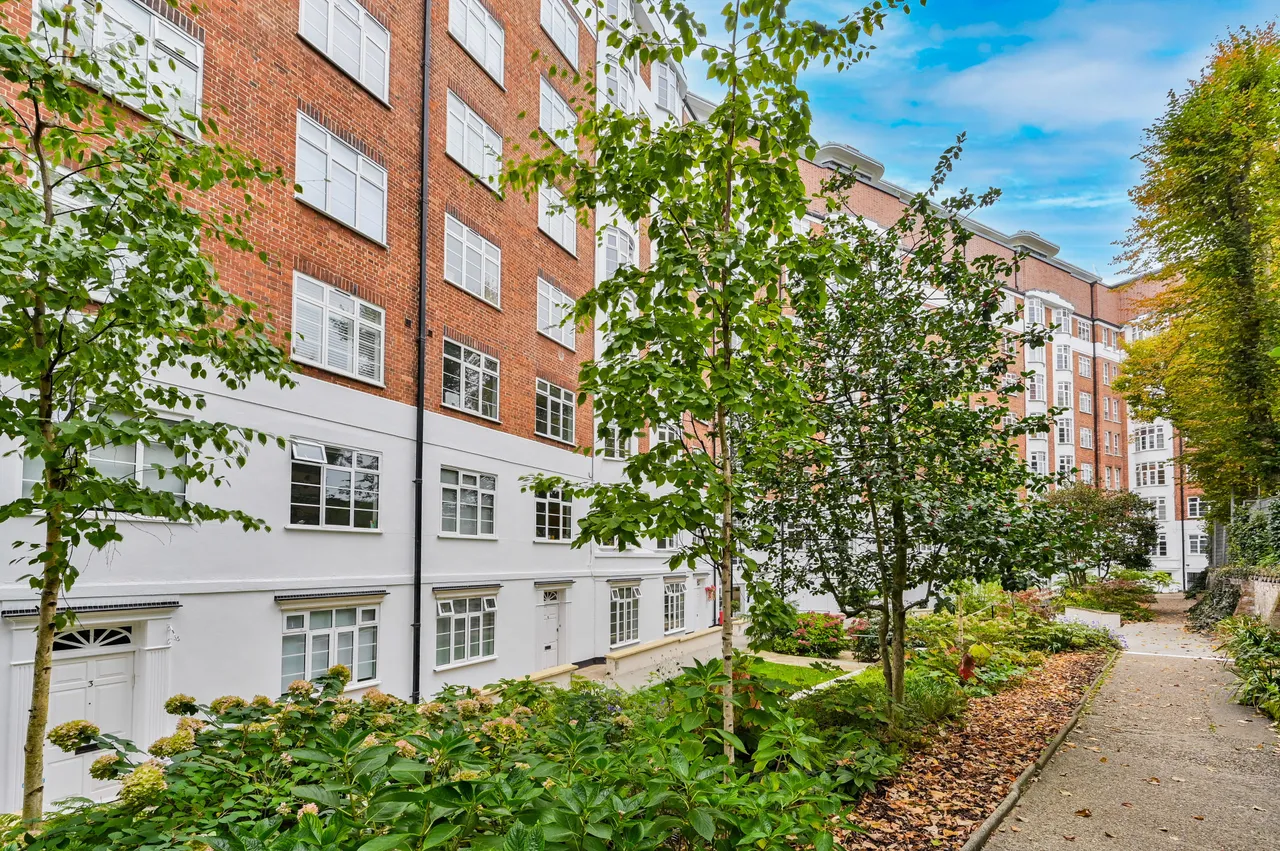 57 Grove End Gardens, Grove End Road, London, photo 12