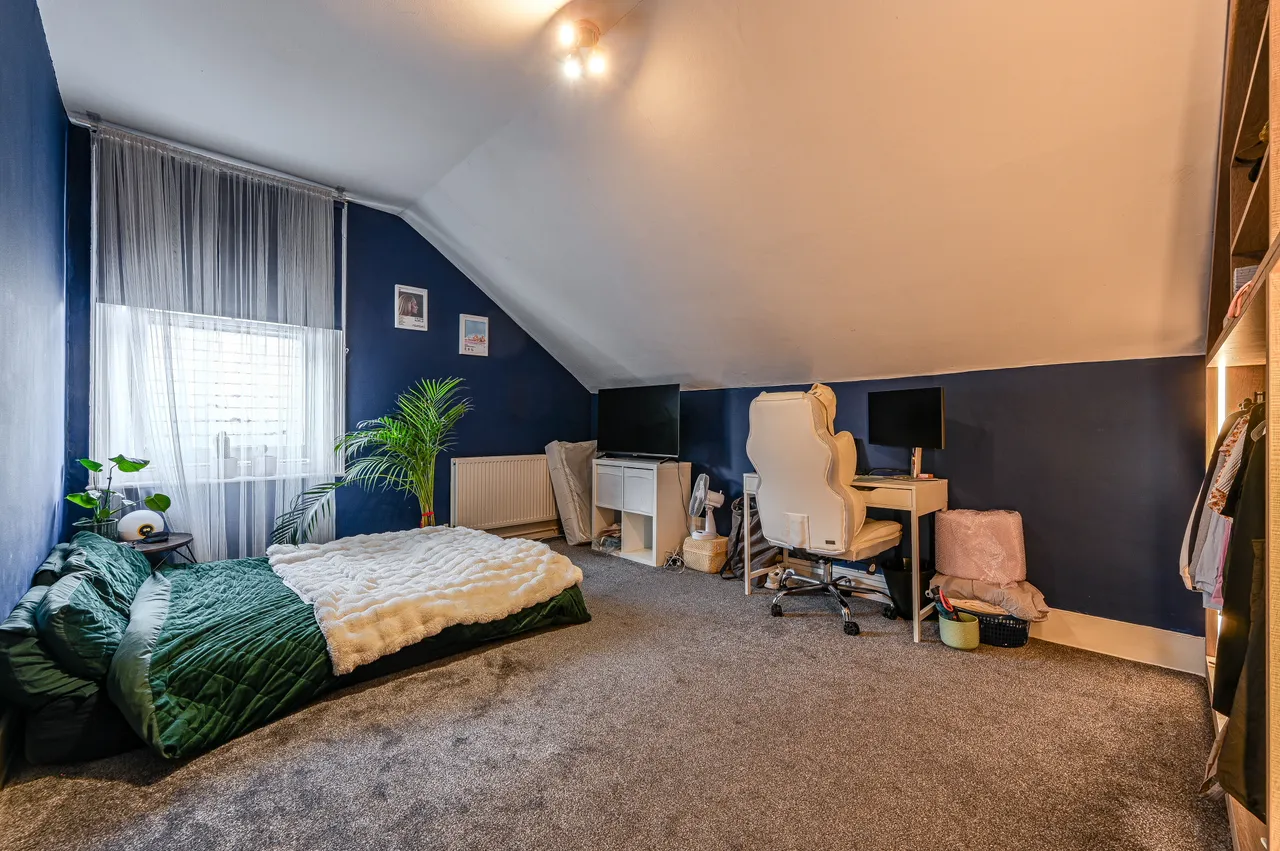 Flat 3, 111 Burnt Ash Hill, London, photo 12