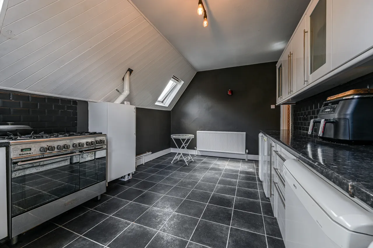 Flat 3, 111 Burnt Ash Hill, London, photo 3