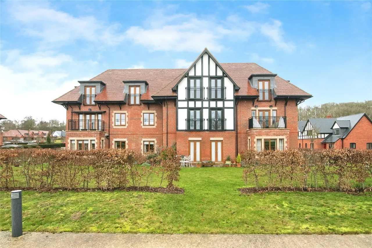 2 bed flat for sale, Woodland Drive, Great Alne, B49