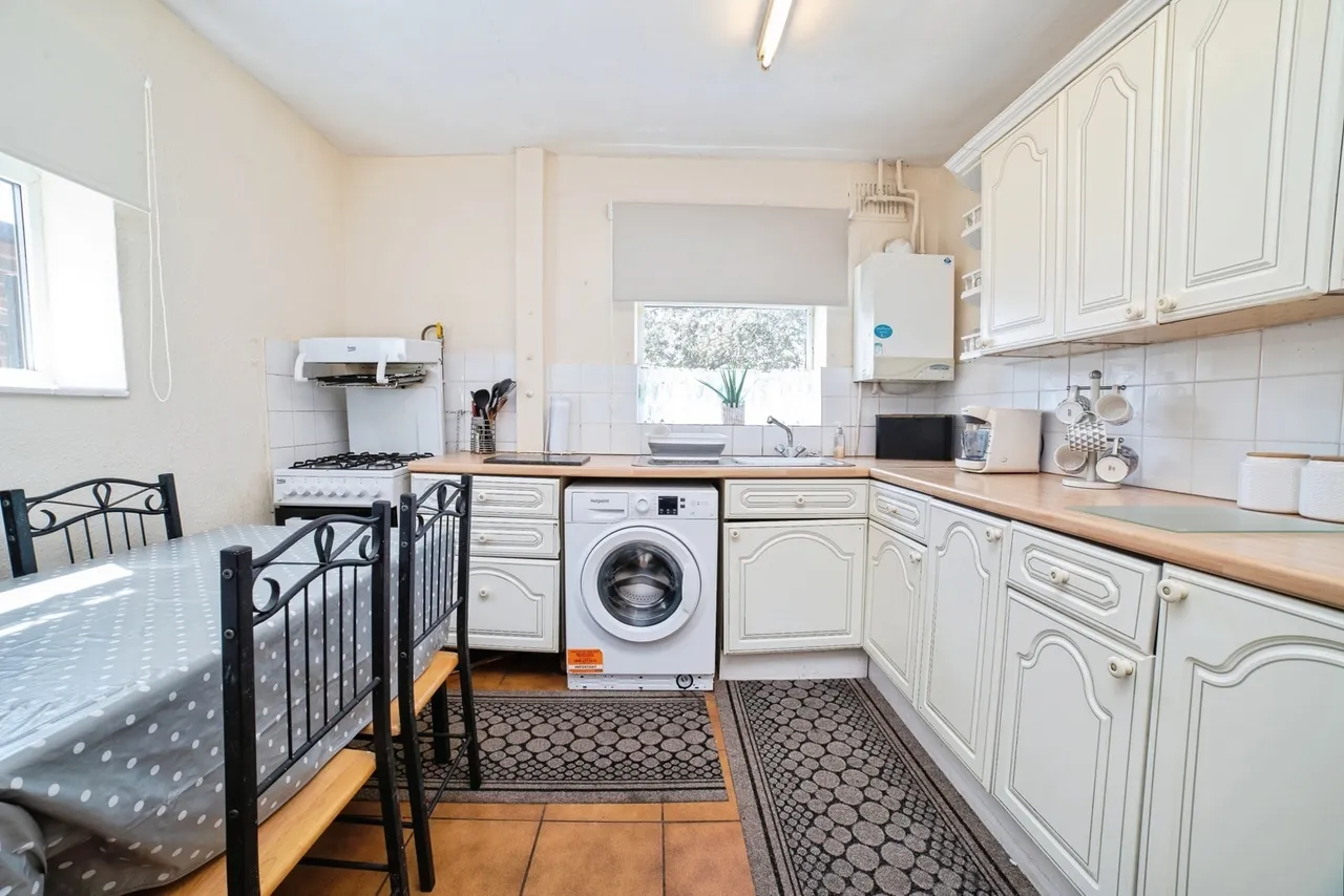 Prior Close, Sutton-in-Ashfield, Nottinghamshire, NG17, photo 9