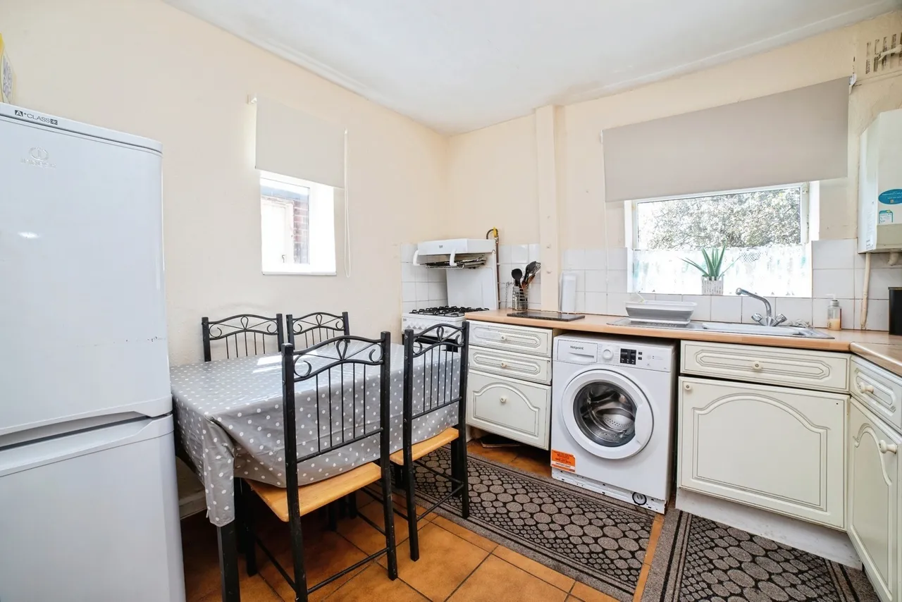 Prior Close, Sutton-in-Ashfield, Nottinghamshire, NG17, photo 7