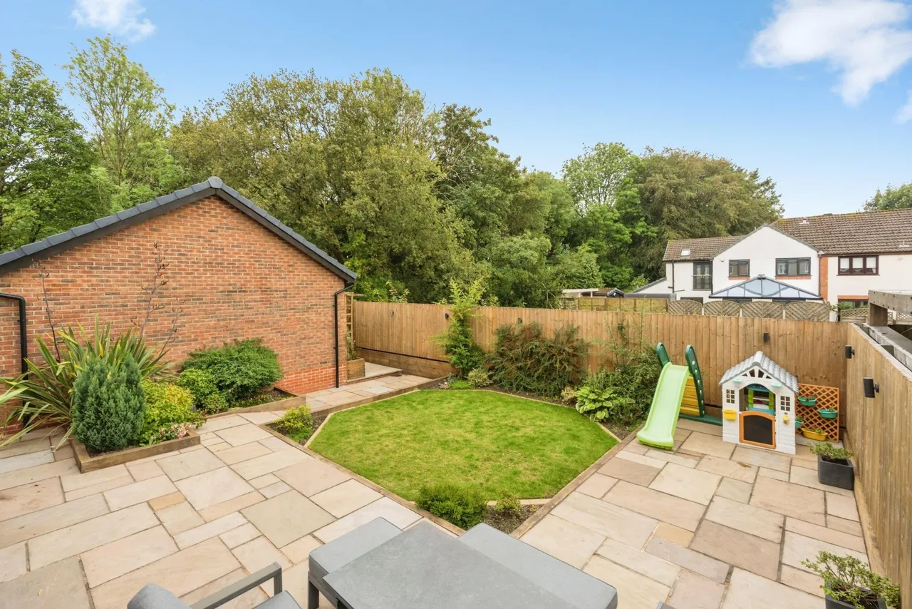 Lillie Bank Close, Bolton, BL5, photo 6
