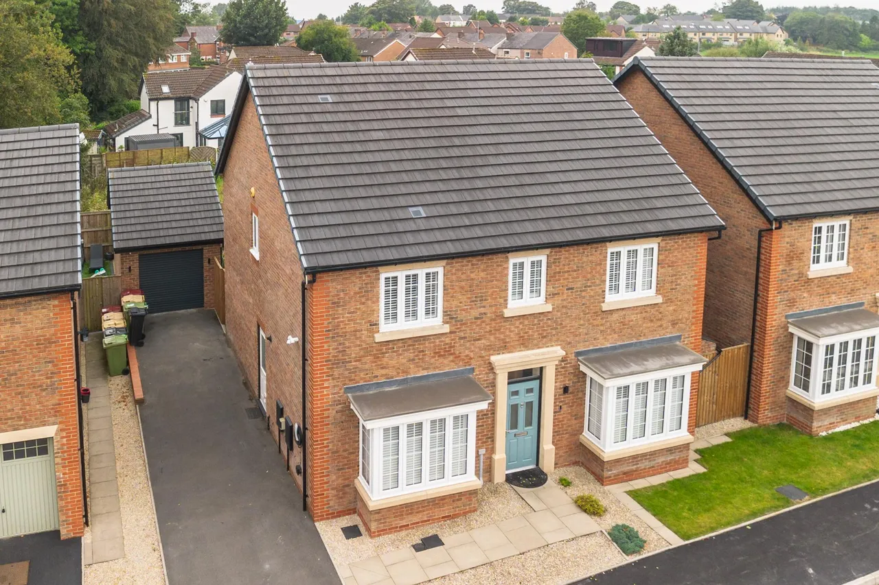 Lillie Bank Close, Bolton, BL5, photo 22