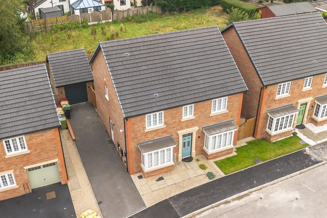Lillie Bank Close, Bolton, BL5, photo 24