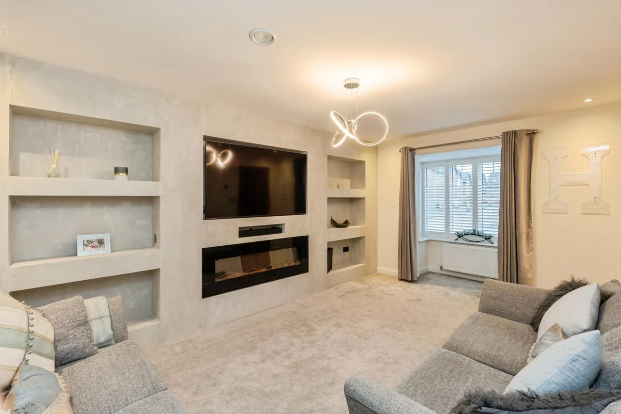 Lillie Bank Close, Bolton, BL5, photo 4