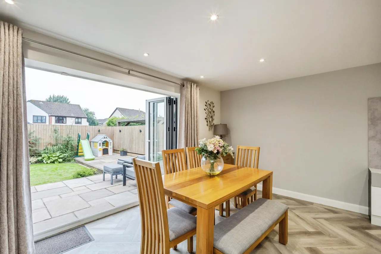 Lillie Bank Close, Bolton, BL5, photo 2