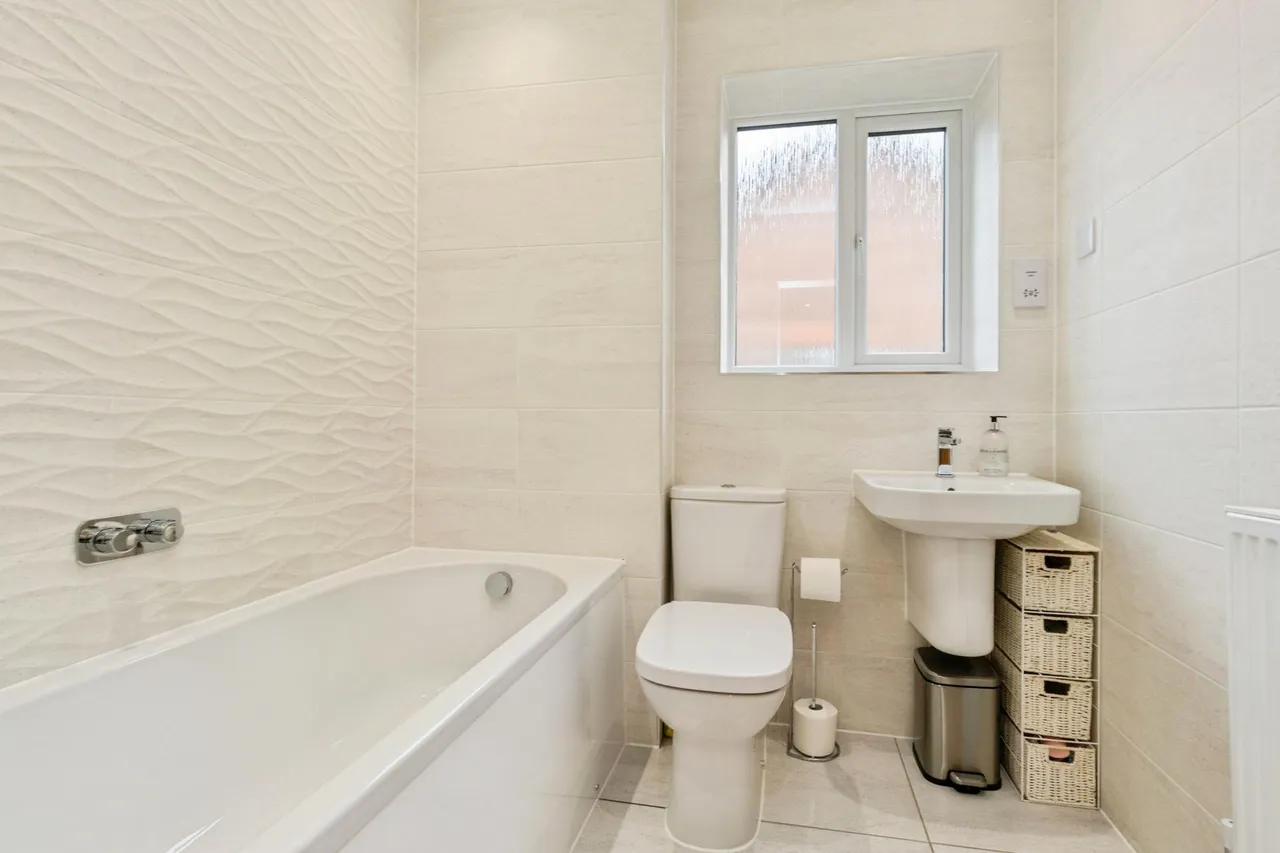 Lillie Bank Close, Bolton, BL5, photo 18
