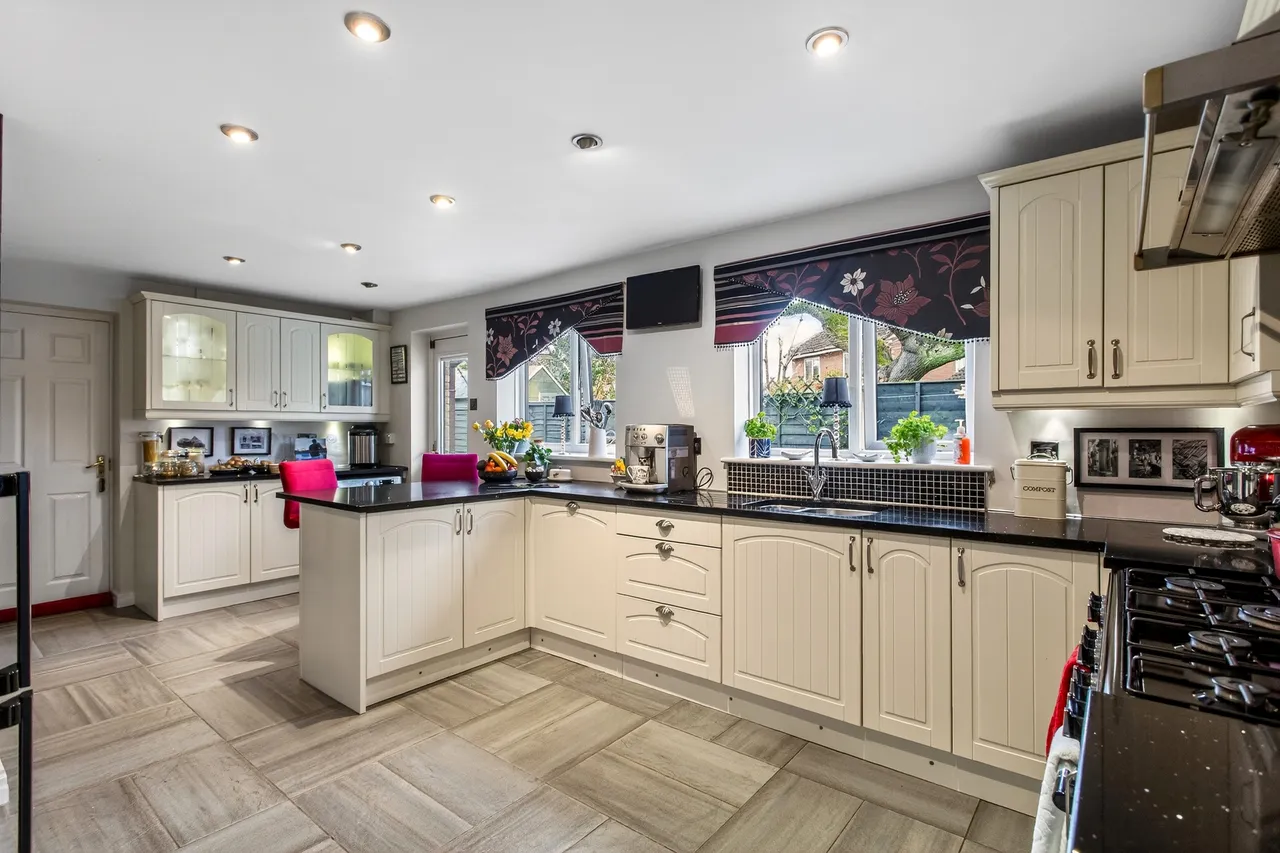 Chasden Close, Whittle-Le-Woods, Chorley, photo 7