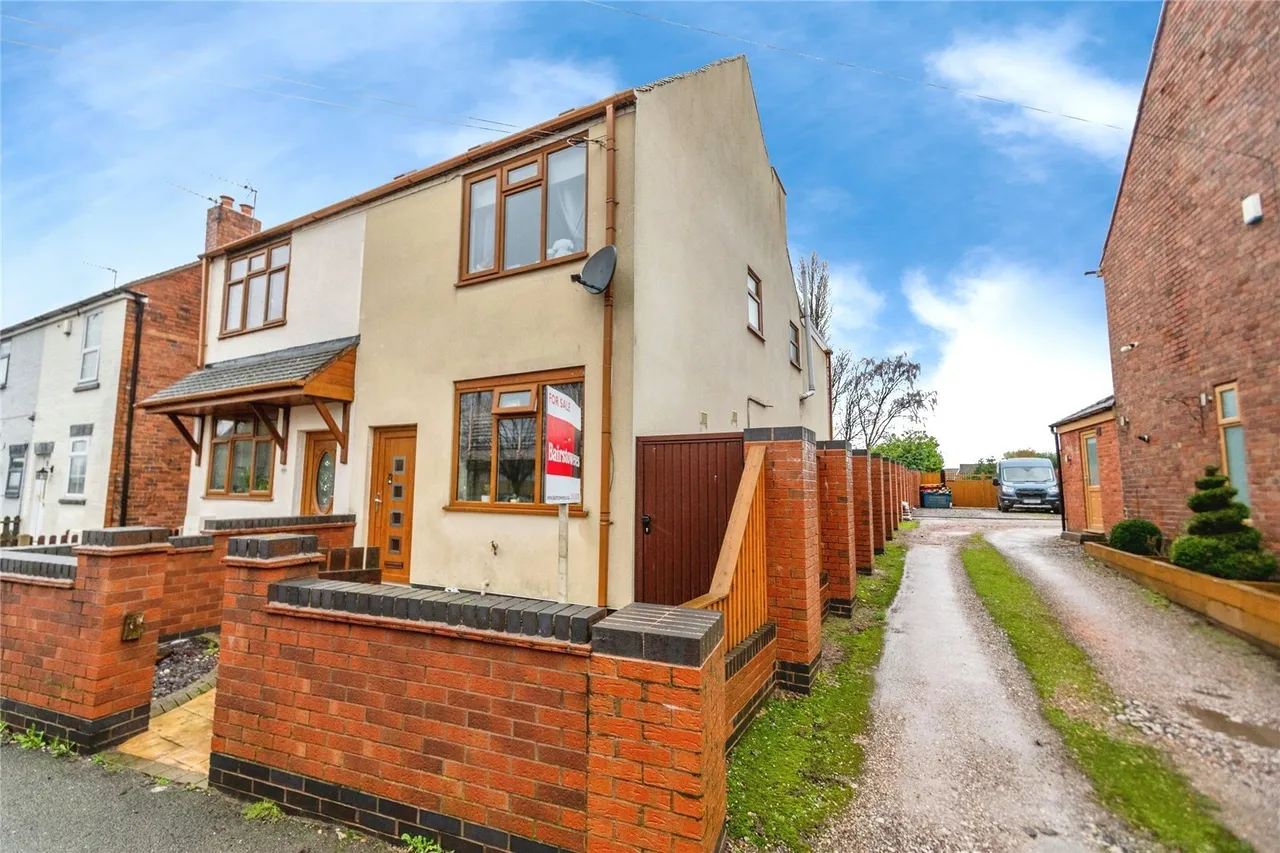 Walsall Road, Norton Canes, Cannock, Staffordshire, WS11, photo 2