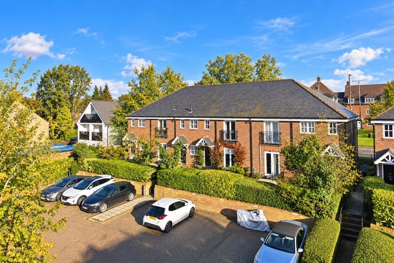 Minister Court, Frogmore, AL2, photo 19