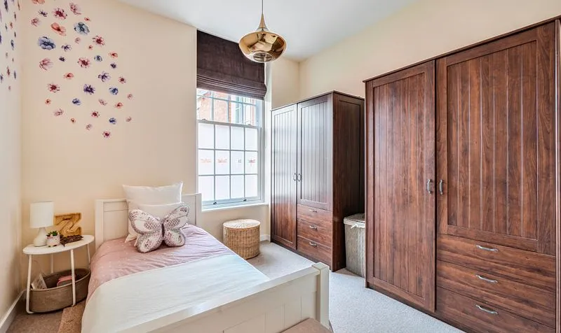 Dillon Close, Epsom, KT19, photo 13