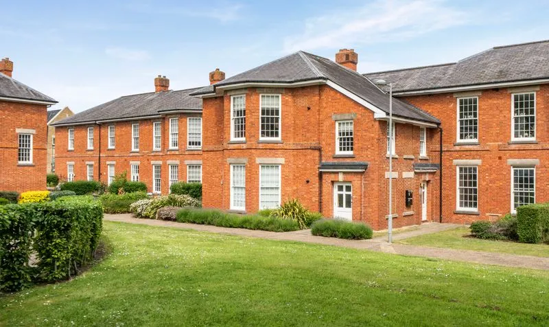 Dillon Close, Epsom, KT19, photo 2