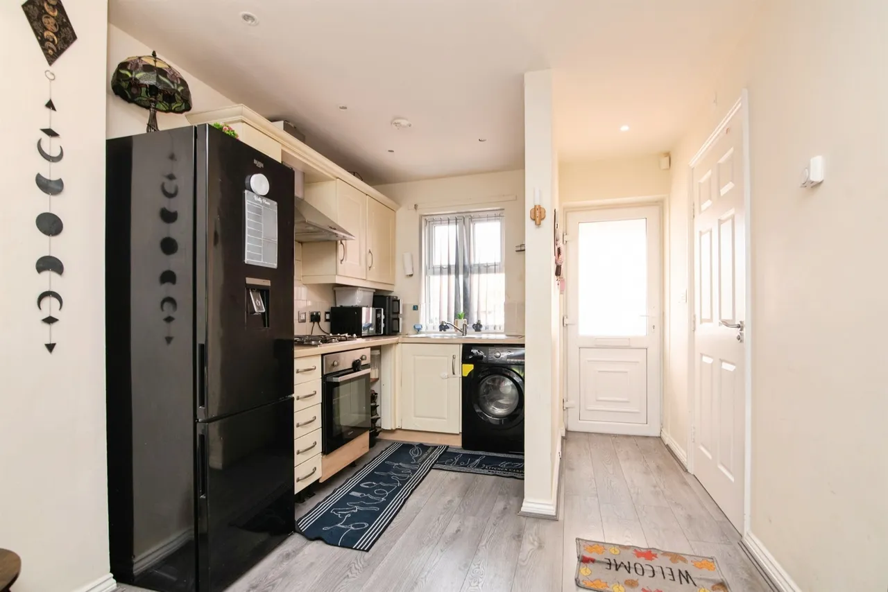 Farm End Close, West Bromwich, B71, photo 4