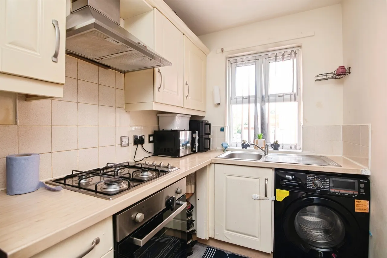 Farm End Close, West Bromwich, B71, photo 2