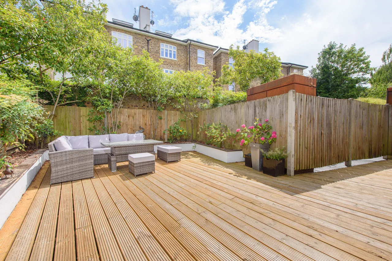77e Belsize Lane, London, photo 4