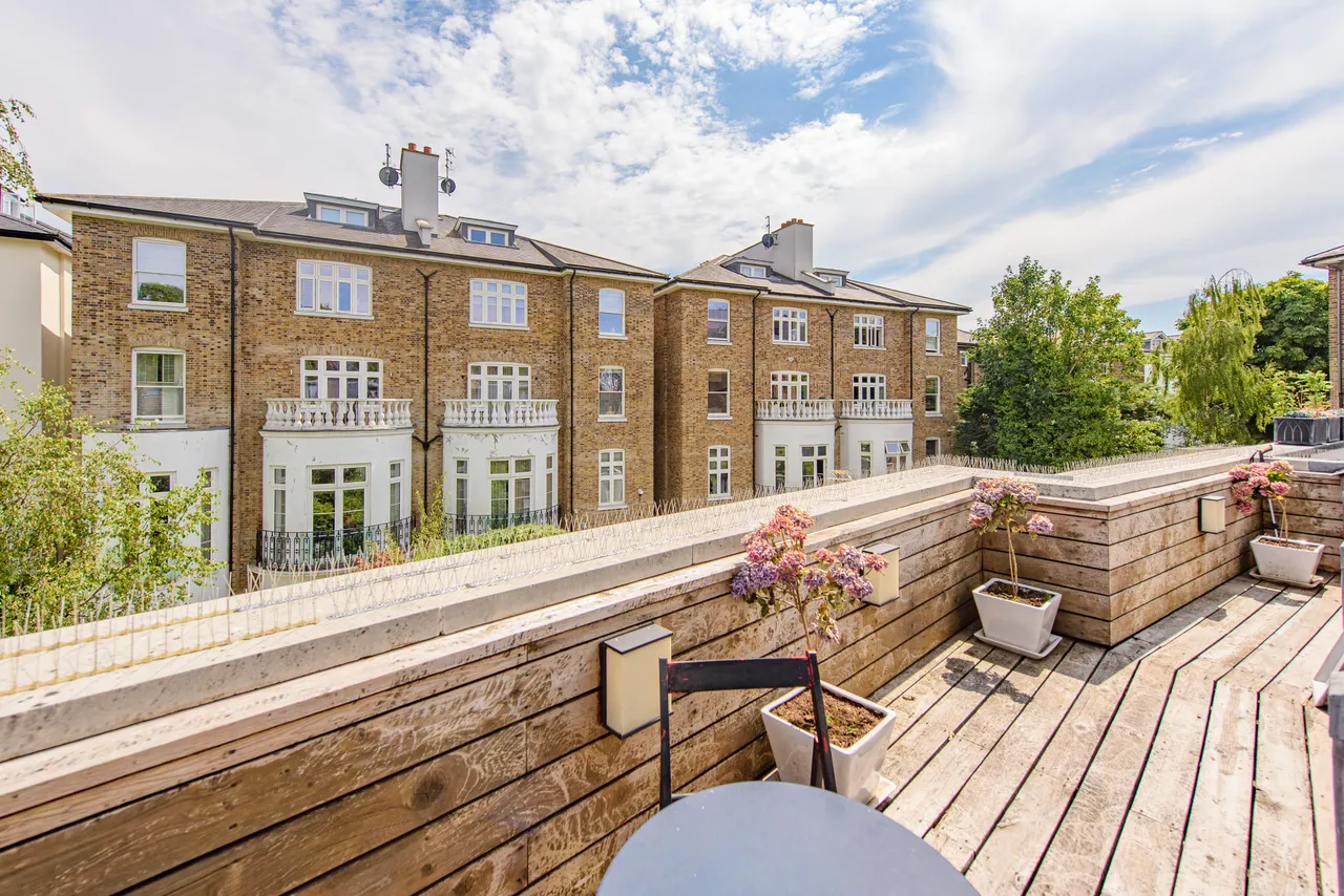 77e Belsize Lane, London, photo 7