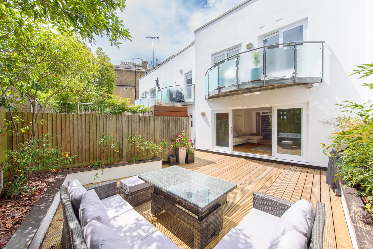 77e Belsize Lane, London, photo 5