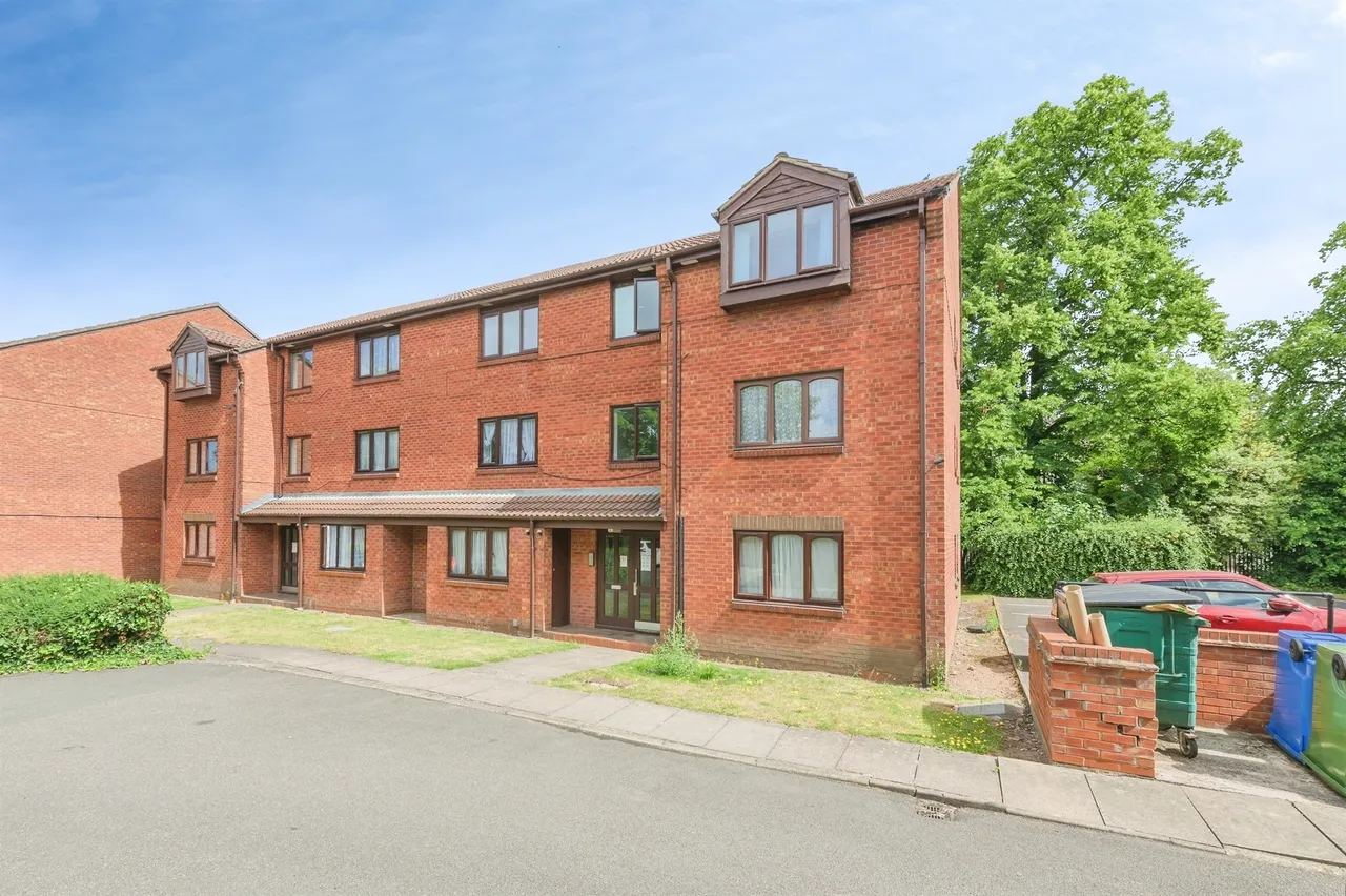 2 bed flat for sale — Knights Close, Birmingham