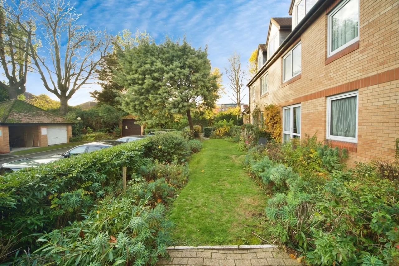Mayfield Avenue, London, N12, photo 15
