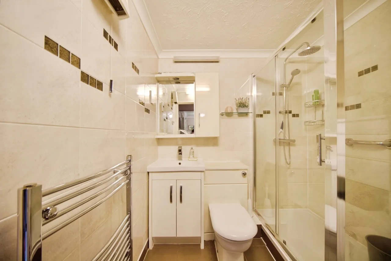 Mayfield Avenue, London, N12, photo 12
