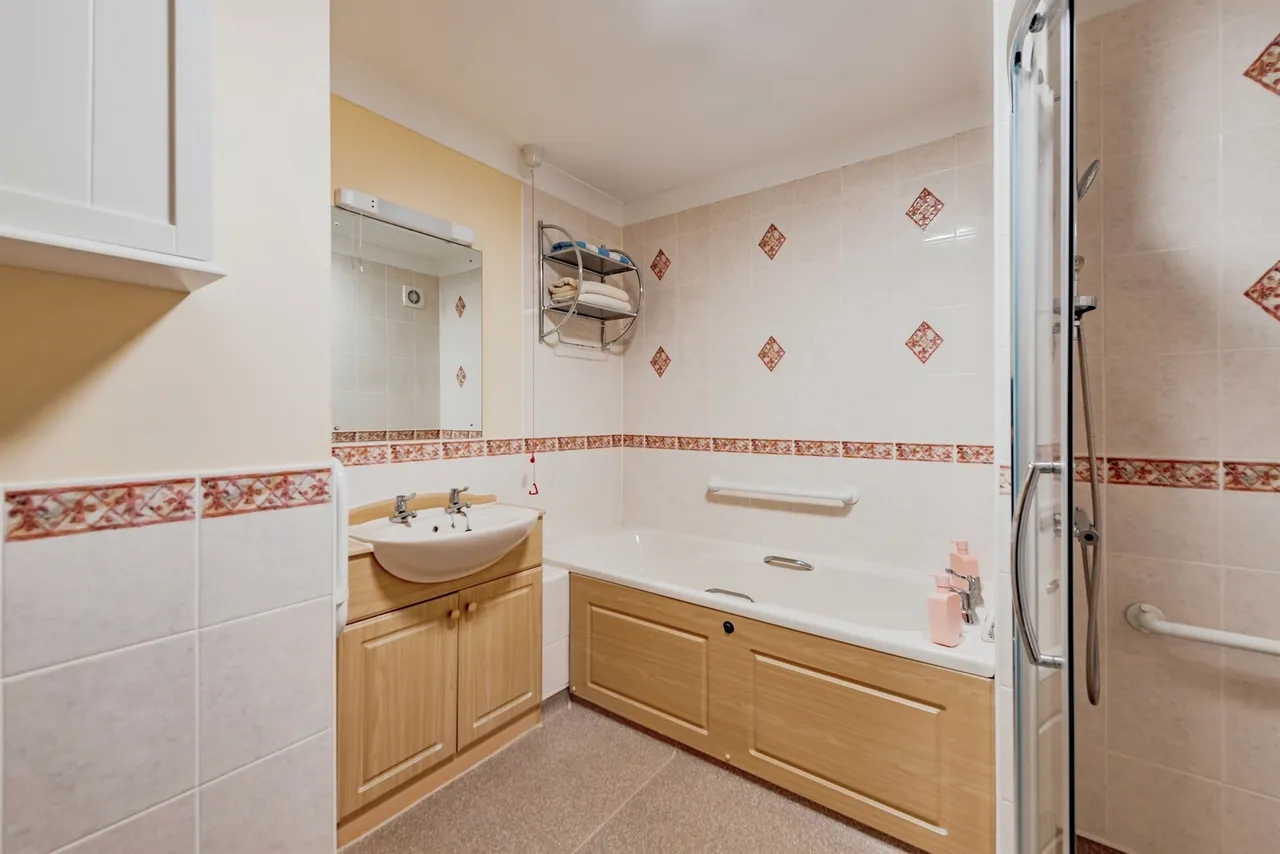 Massetts Road, Horley, RH6, photo 8