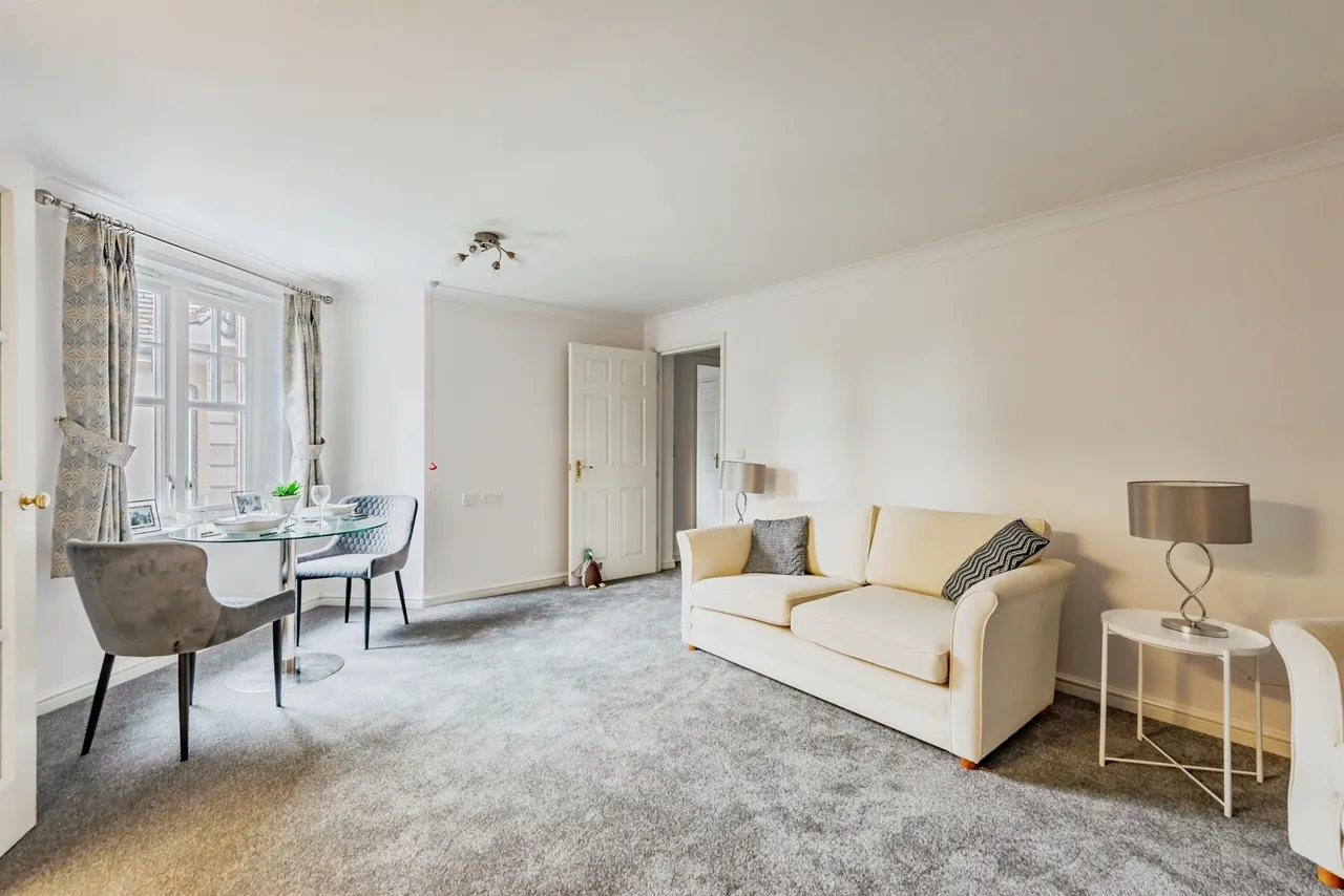 Massetts Road, Horley, RH6, photo 2