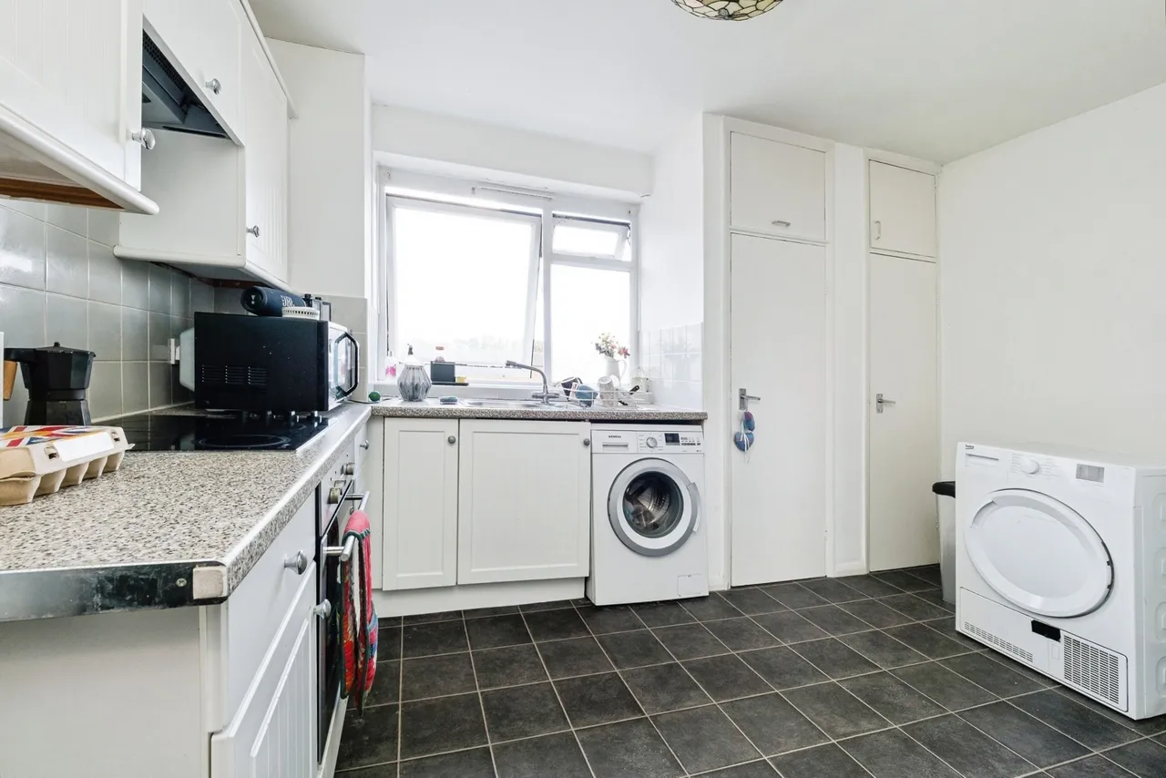 Victoria Court, Victoria Road, Romford, RM1, photo 11
