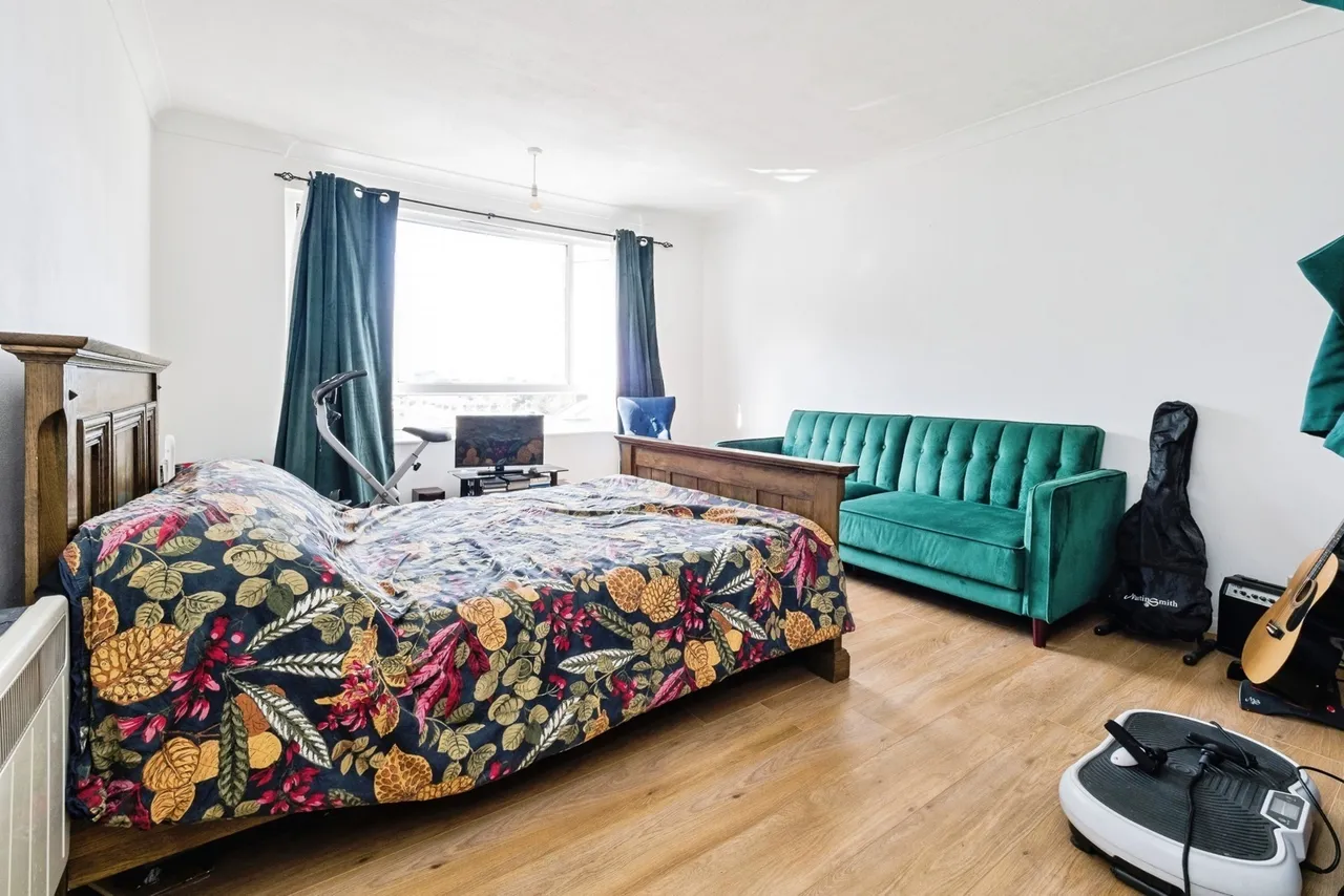 Victoria Court, Victoria Road, Romford, RM1, photo 3